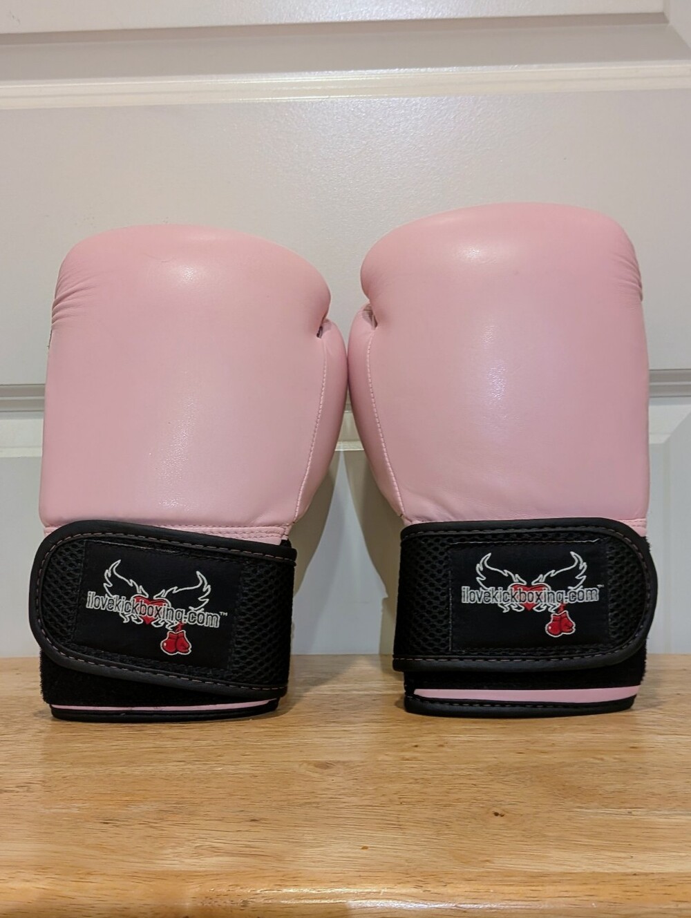 EUC Century 12oz Pink and Black Faux Leather Kickboxing Gloves